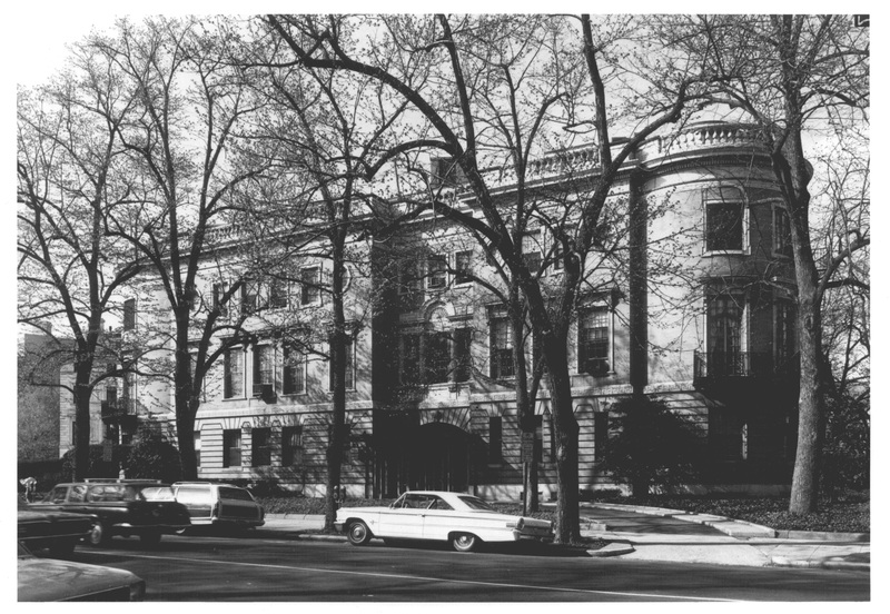 Massachusetts Avenue Historic District, Massachusetts Avenue elevation of the Sulgrave Club (Wadsworth House) at 1801 Massachusetts Avenue, NW, 1970